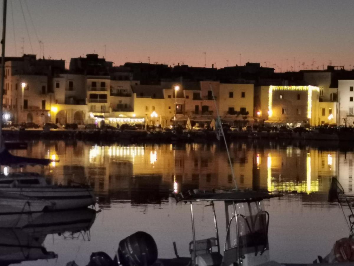 La Finestra Sul Porto Lägenhet Trani Exteriör bild