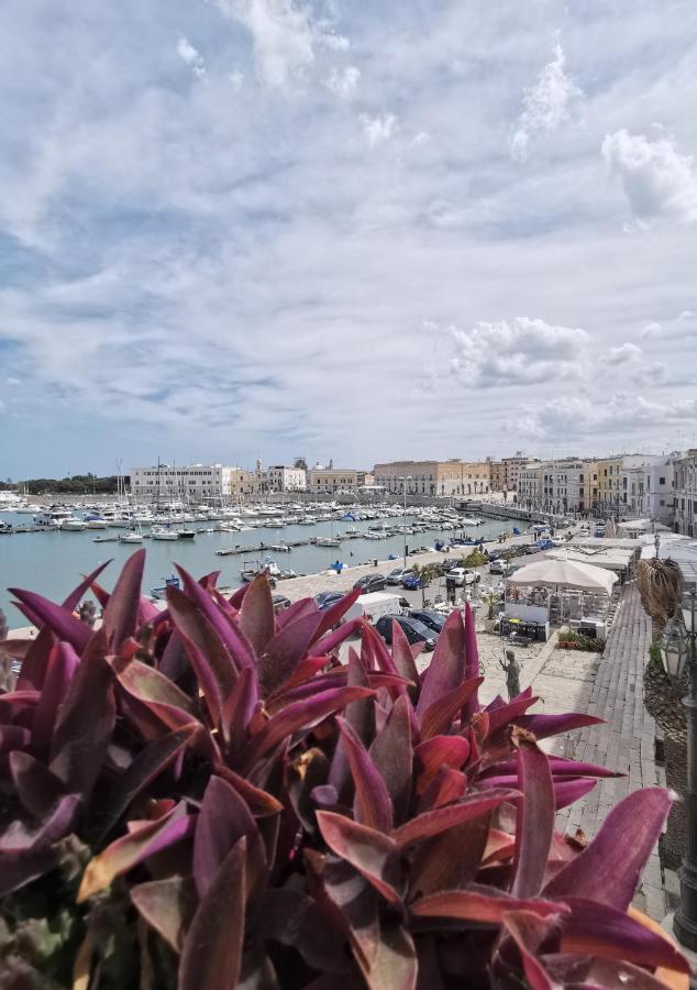 La Finestra Sul Porto Lägenhet Trani Exteriör bild