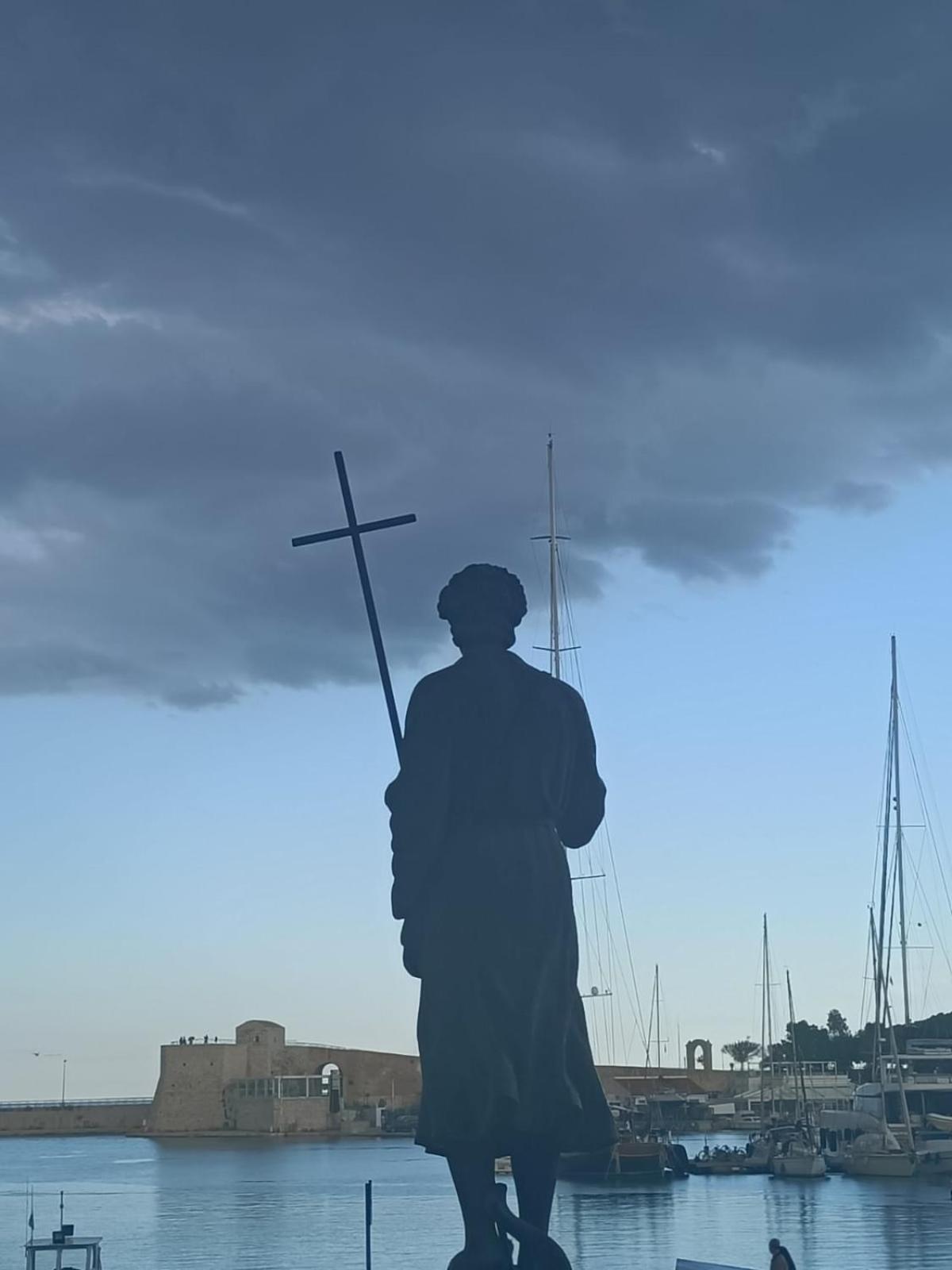 La Finestra Sul Porto Lägenhet Trani Exteriör bild