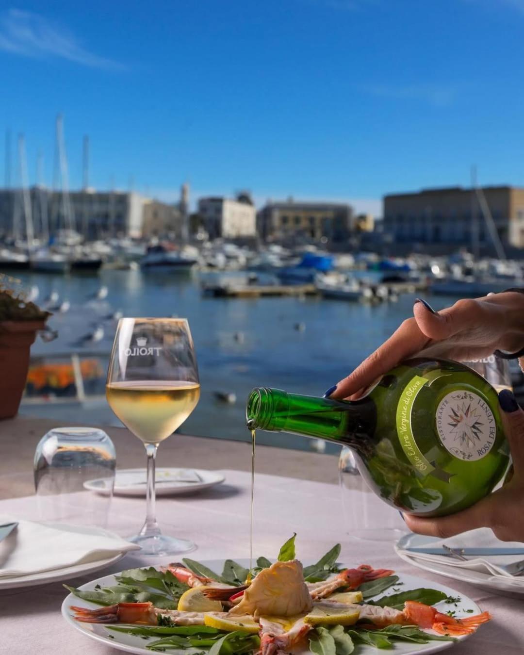 La Finestra Sul Porto Lägenhet Trani Exteriör bild